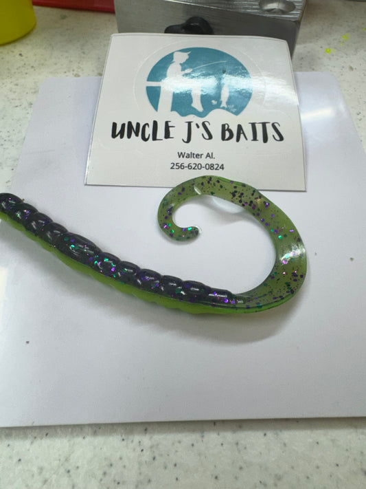 7.5” Curly Tail